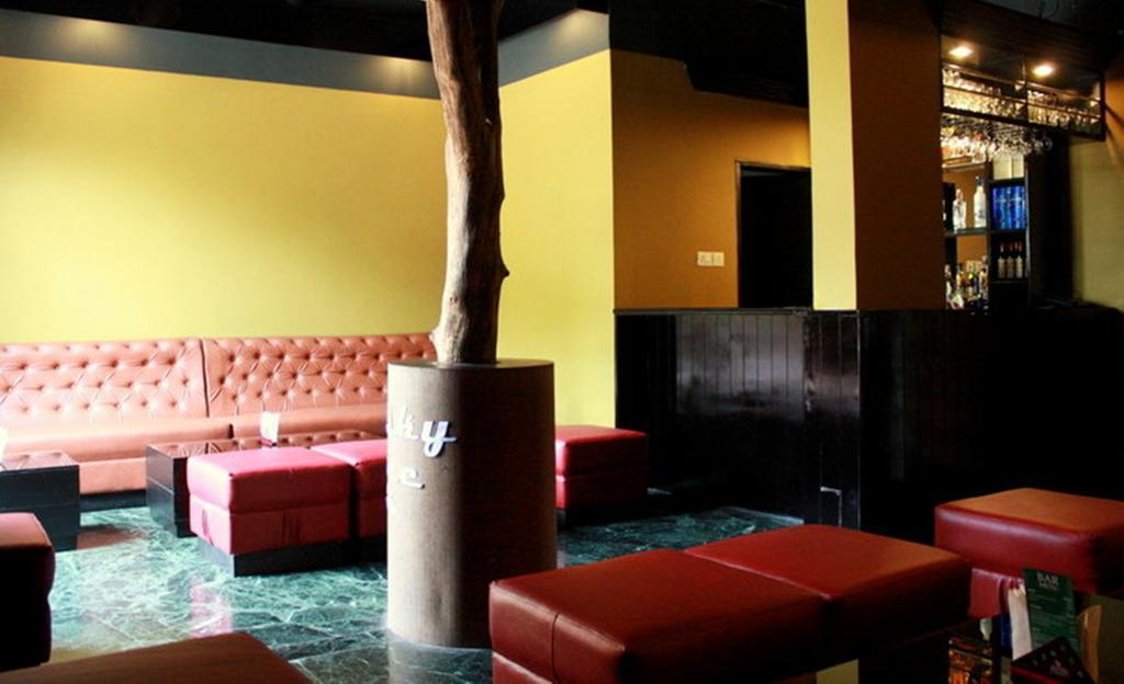 La Franklin Hotel Бхубанешвар Екстериор снимка